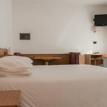 Hotel Ai Pini Vigo di Fassa Zewnętrze zdjęcie