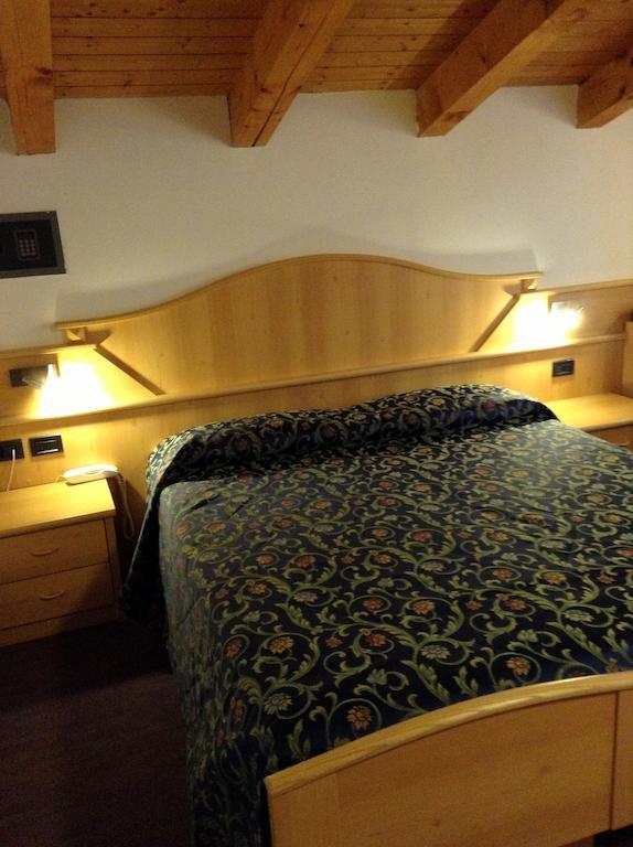 Hotel Ai Pini Vigo di Fassa Zewnętrze zdjęcie