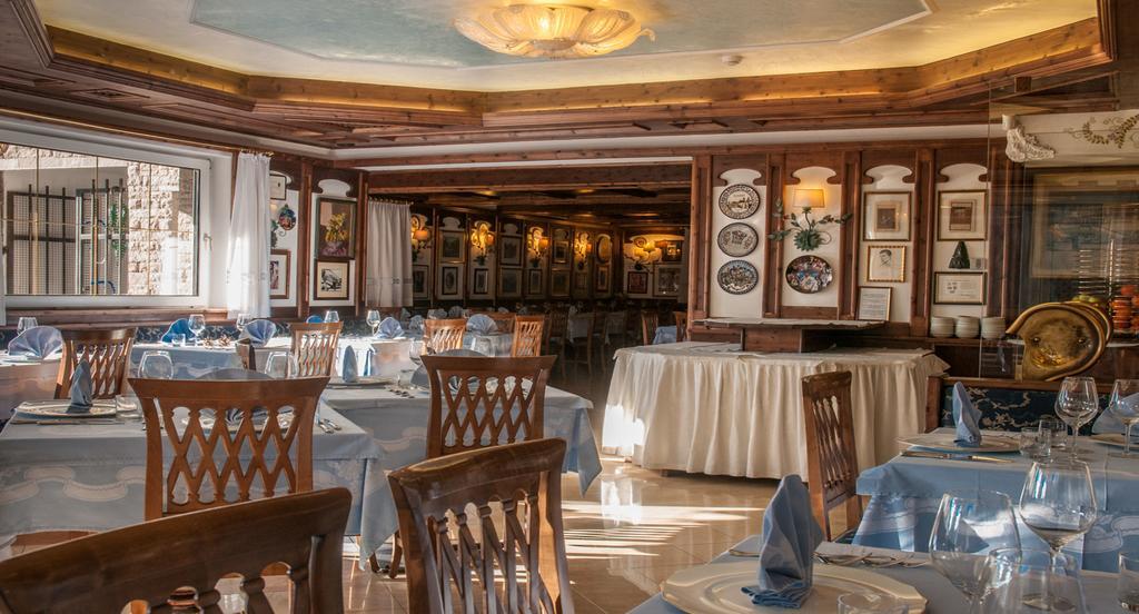 Hotel Ai Pini Vigo di Fassa Zewnętrze zdjęcie